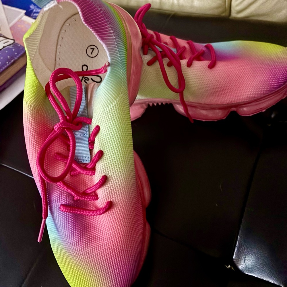 Colorful & Comfortable Women's Sneakers, Size 7